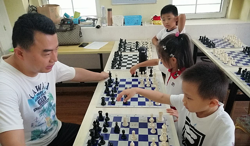 暑期学国际象棋
，
拼一拼更优惠
