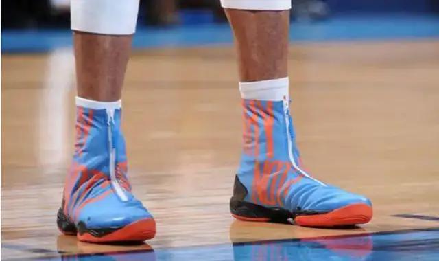 图看NBA最奇葩球鞋：尼克杨钟情椰子鞋，杜兰特大长腿配长筒靴